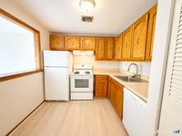 Building Photo - 200 Laura Ln
