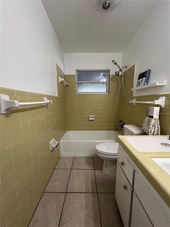 Building Photo - 2220 Amherst Ave