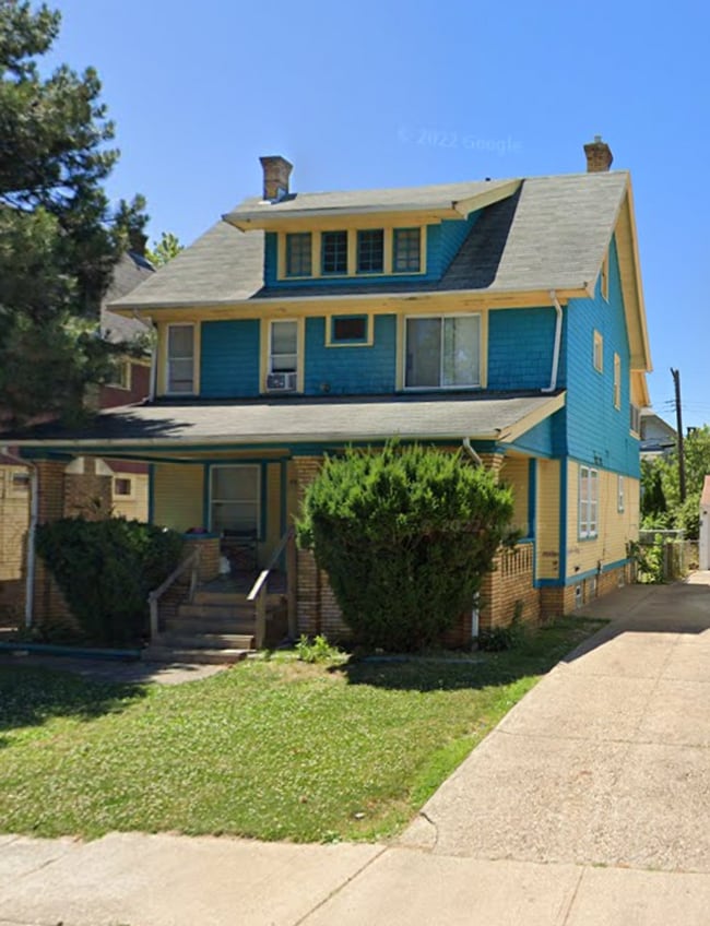 Building Photo - Coming Soon! Section 8 Accepted! Renovatio...