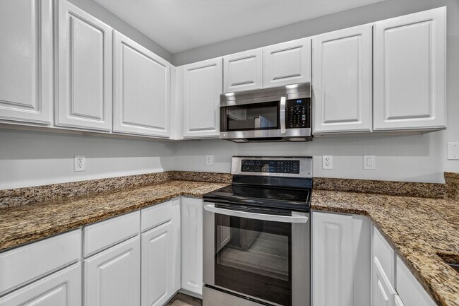 Building Photo - Modern Comfort in the Heart of Johns Island
