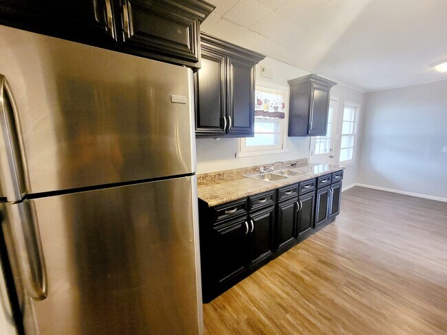 Building Photo - 3208 42nd St