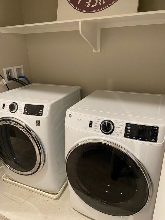 Building Photo - Model house 2 Bedroom  one loft in second ...