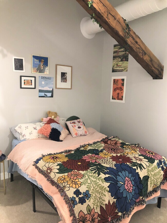 Bedroom 1 - 77 Van Dam St