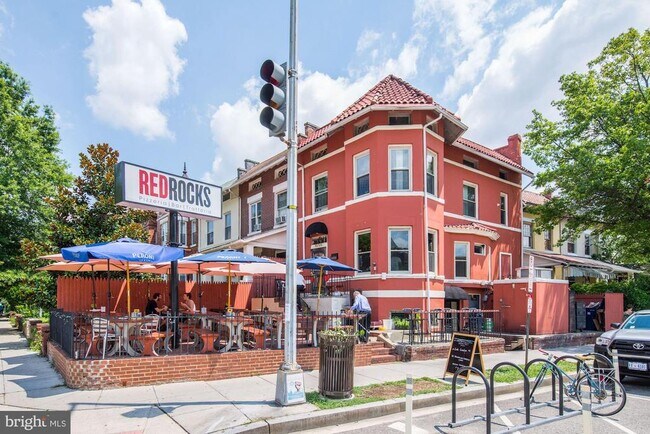 Building Photo - 3325 11th St NW