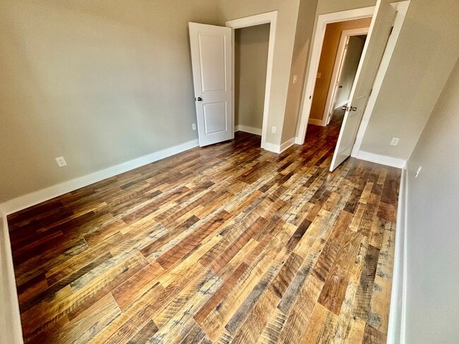 Building Photo - Fully Remodeled 3BR Gem in Frankfort