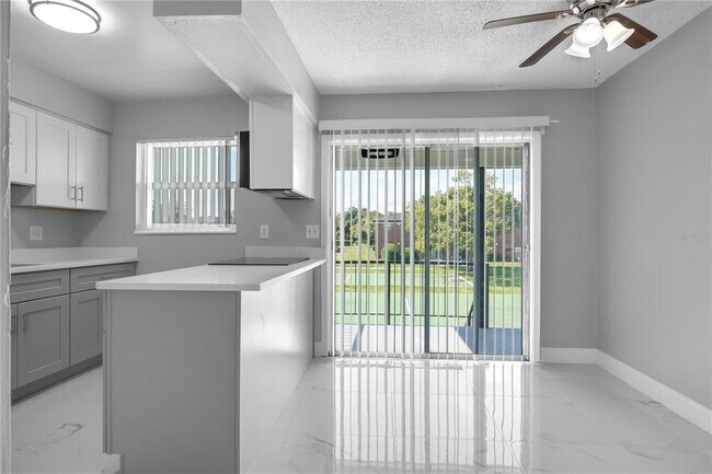 Building Photo - 5325 Curry Ford Rd
