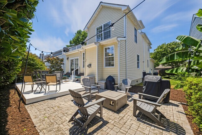 Building Photo - 1177 Treefern Dr