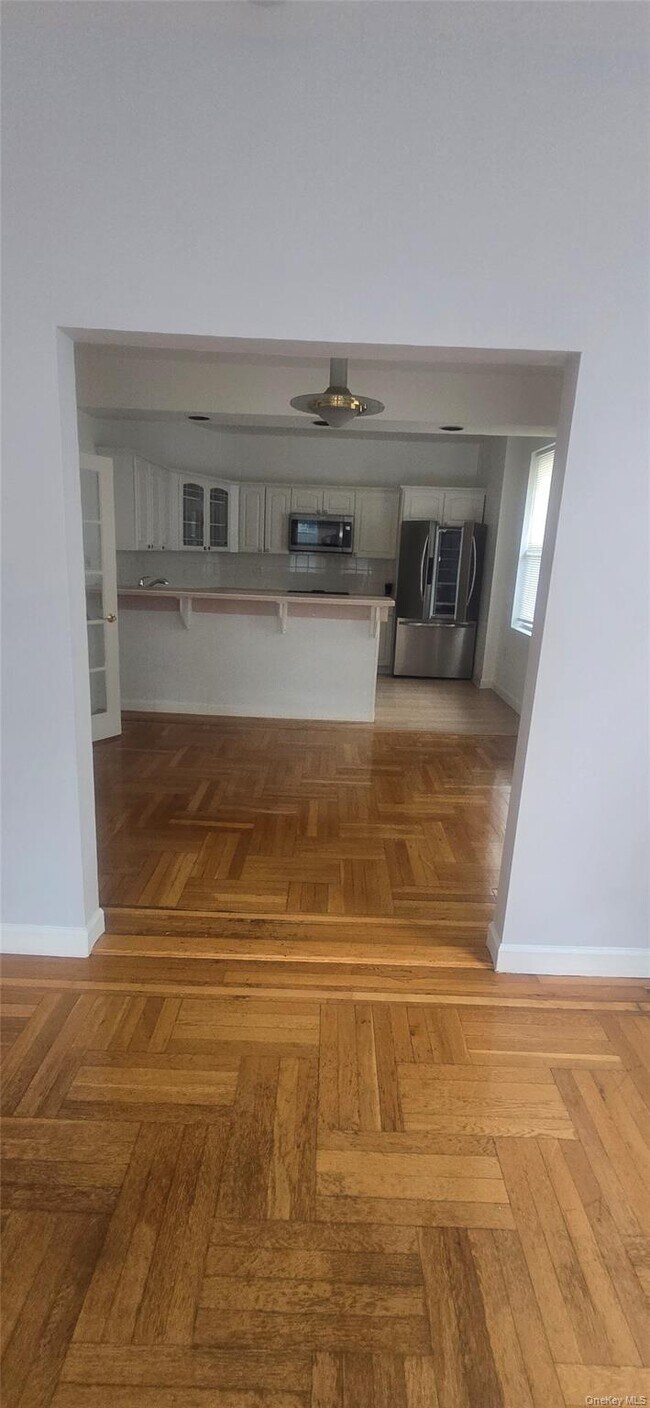 Building Photo - 125 W 227th St