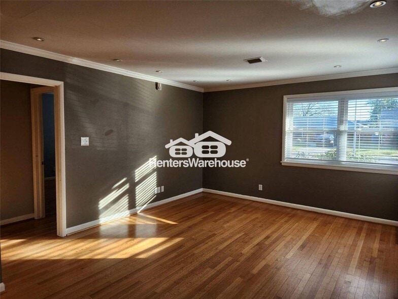 Building Photo - 6418 Woodbrook Ln