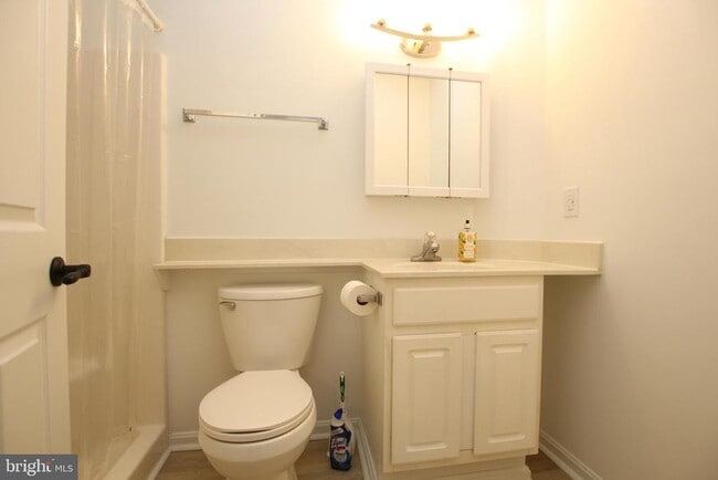 Building Photo - 117 Lakeside Dr