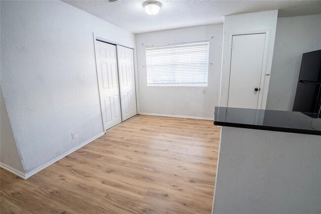 Building Photo - 10209 Brownie Dr