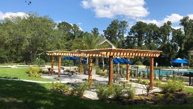 Building Photo - 8745 Palm Breeze Rd