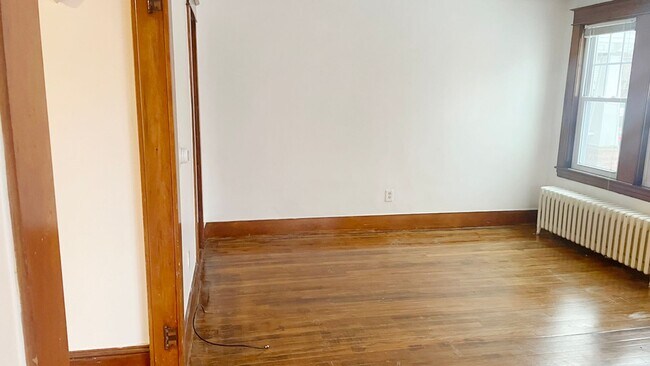 Building Photo - 73-75 Wallingford Ave