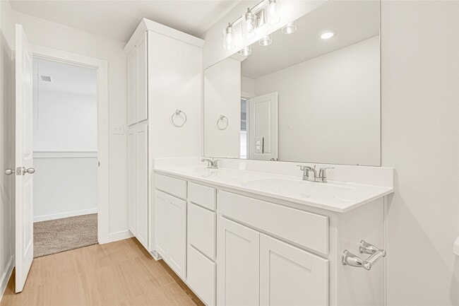 Building Photo - 31819 Autumn Spur Ln