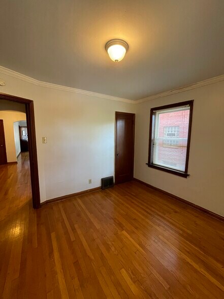 Building Photo - 4964 Fyler Ave