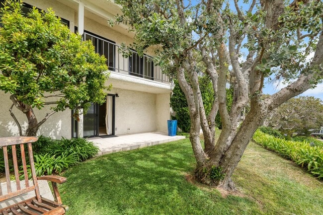 Building Photo - 6789 Shearwater Ln