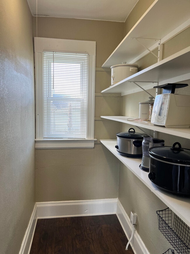 Building Photo - 602 Michigan Ave