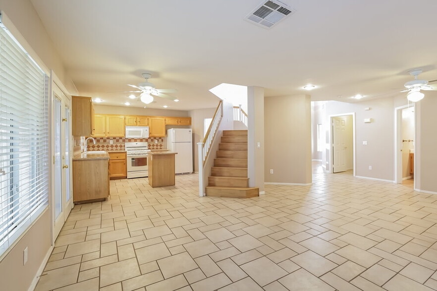 Building Photo - 55 Tanglewood Dr