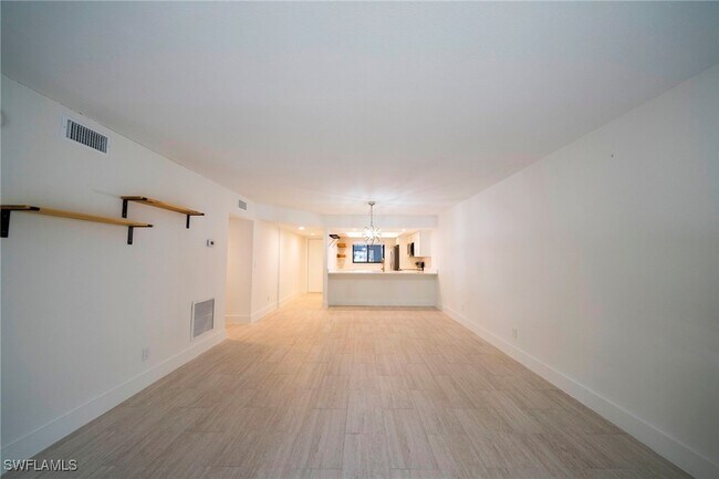 Building Photo - 17456 Silver Fox Dr