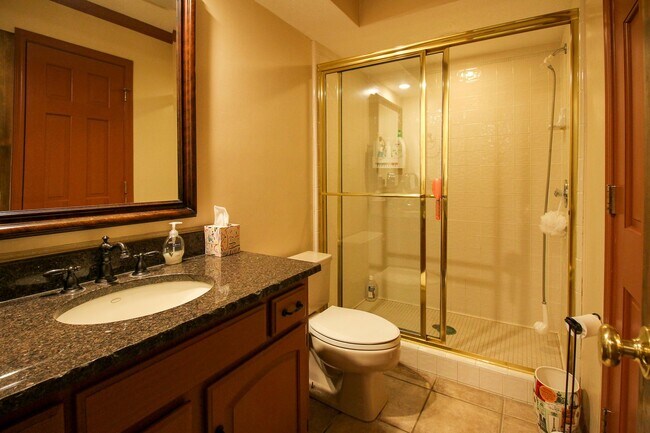 Building Photo - Space Galore In This Jenks South East Home!