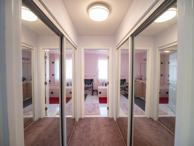 Building Photo - Luxury Maui Living in a Spacious Wailuku Showpiece