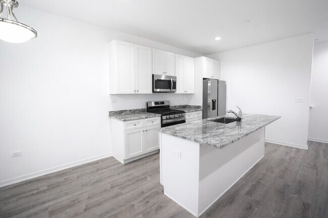 Building Photo - 1128 Gillespie Ln