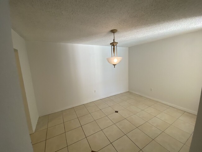 Building Photo - Spacious 2-Bedroom Apartment in Altamonte ...