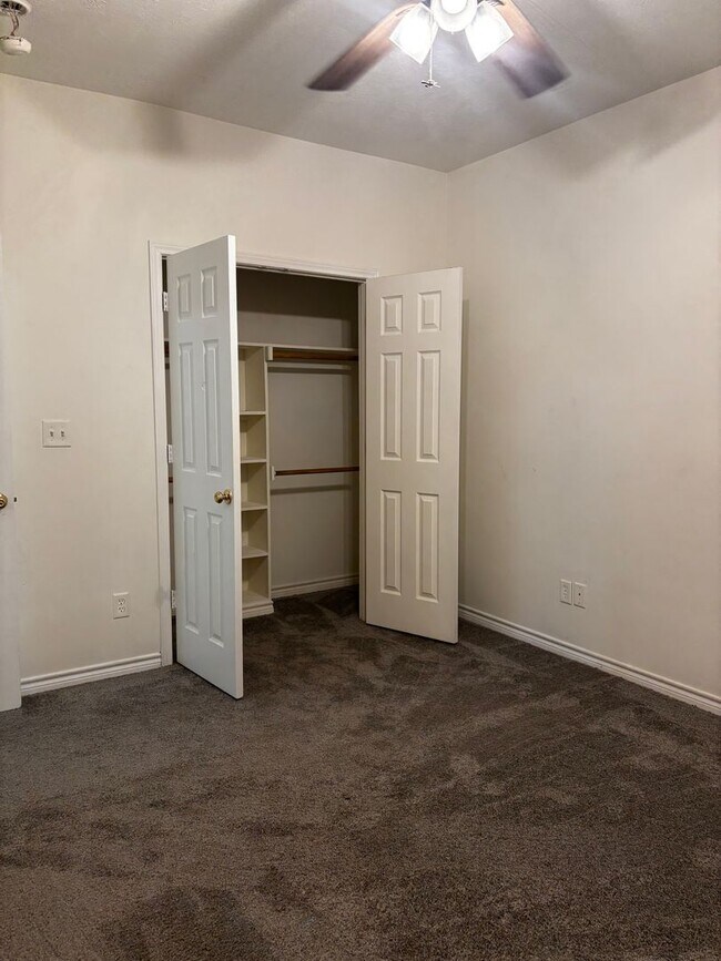 Building Photo - 103 Elkwood Cir