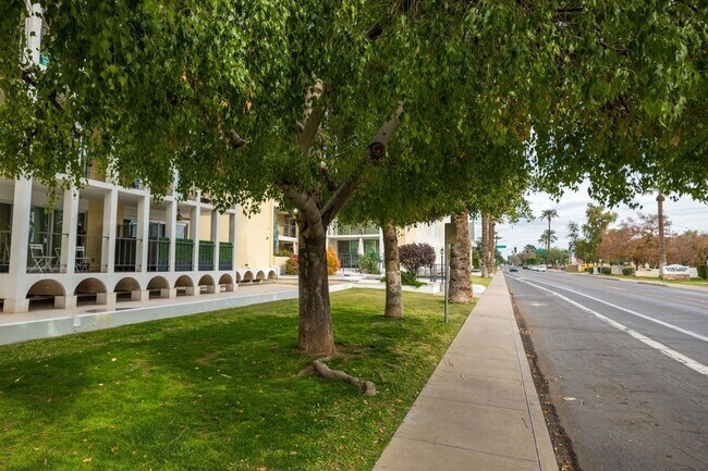 Building Photo - 6502 N Central Ave