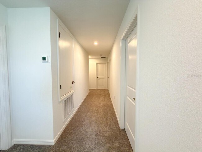 Building Photo - 1327 Normandy Dr