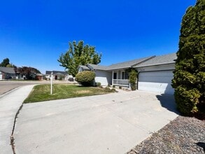 Building Photo - 8137 Waterfowl Ave