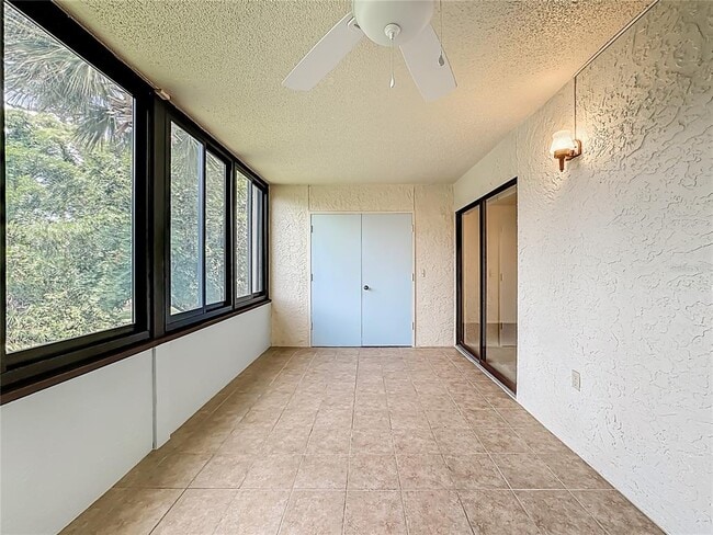 Building Photo - 434 Palm Tree Dr