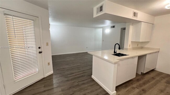 Building Photo - 2485 NW 33rd St