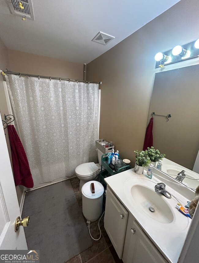 Building Photo - 146 Oak Meadows Dr