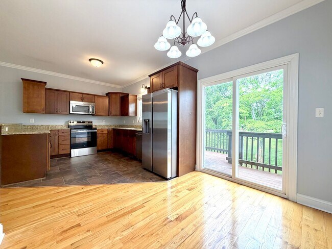 Building Photo - 90 Promontory Ln