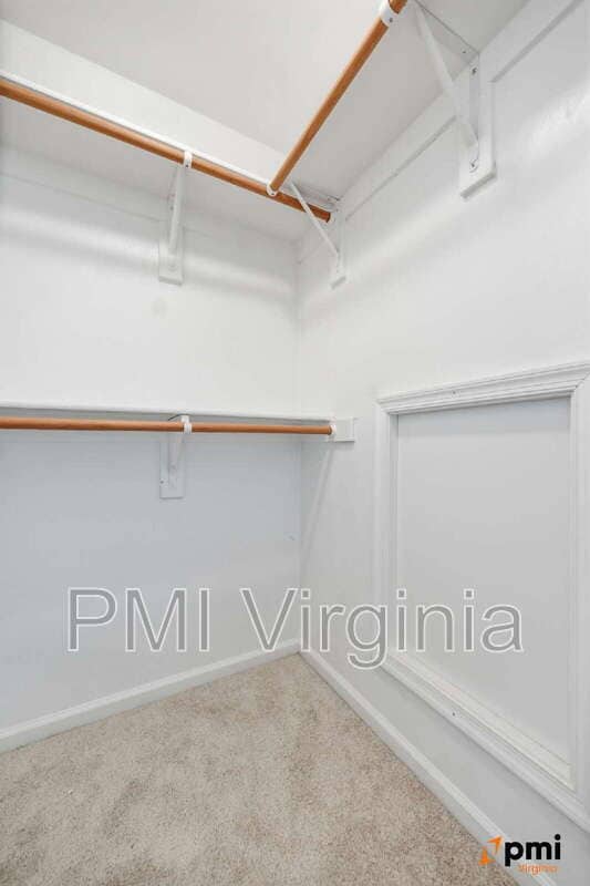 Building Photo - 1002 Nicklaus Dr