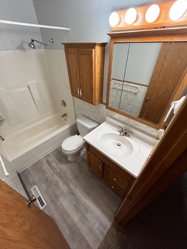 Building Photo - 2913 8th Ave N