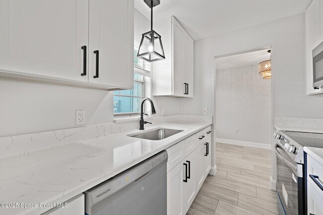 Building Photo - 311 Taylor Ave