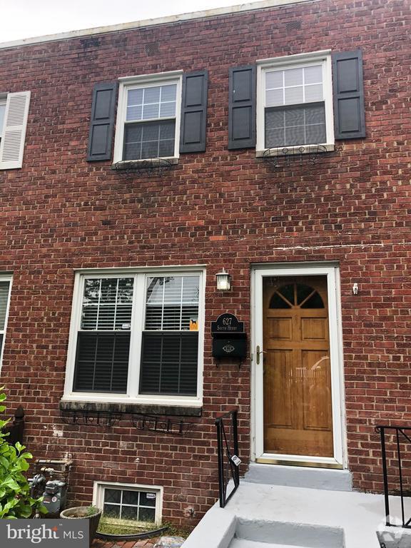 Building Photo - 627 S Henry St
