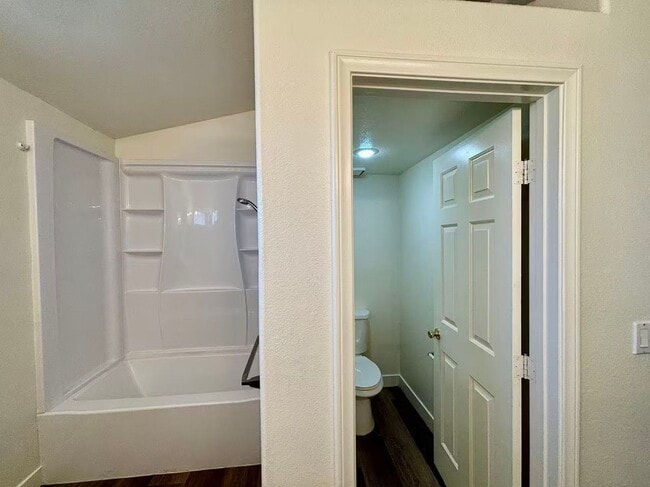 Building Photo - Charming single-story home