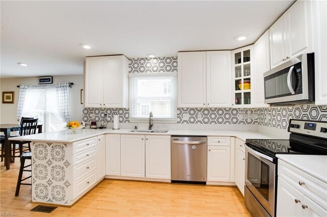 Building Photo - 2424 Sandyfalls Way