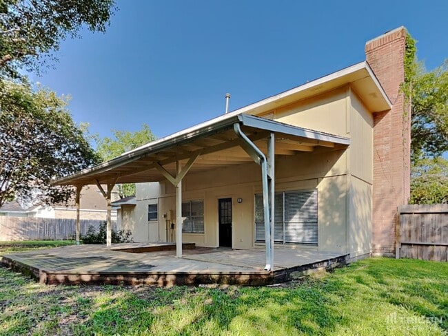 Building Photo - 14811 Cypress Ridge Dr
