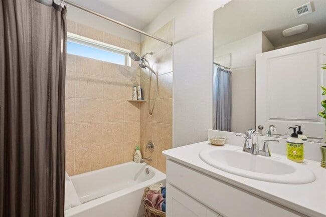 Building Photo - 125 Night Sky Dr