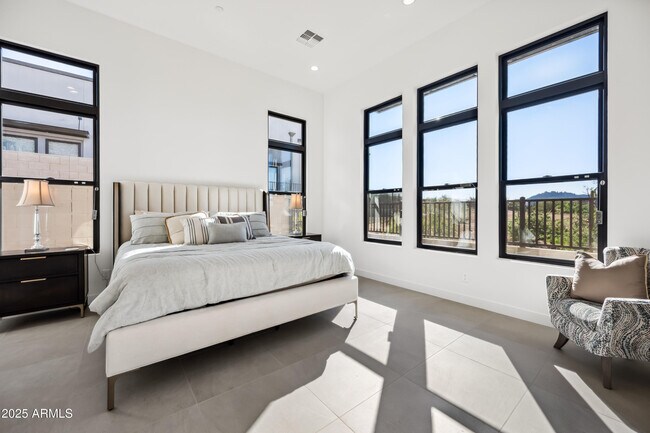 Building Photo - 12746 E Casitas Del Rio Dr