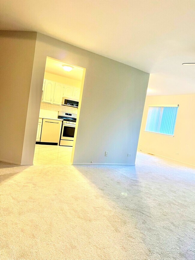 Building Photo - 601 Hanover Ct