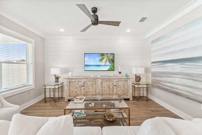 Building Photo - 712 Landing Cir