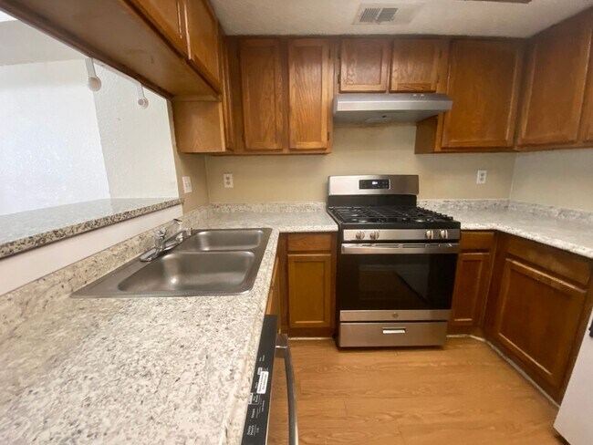 Building Photo - 12307 Deer Falls Dr