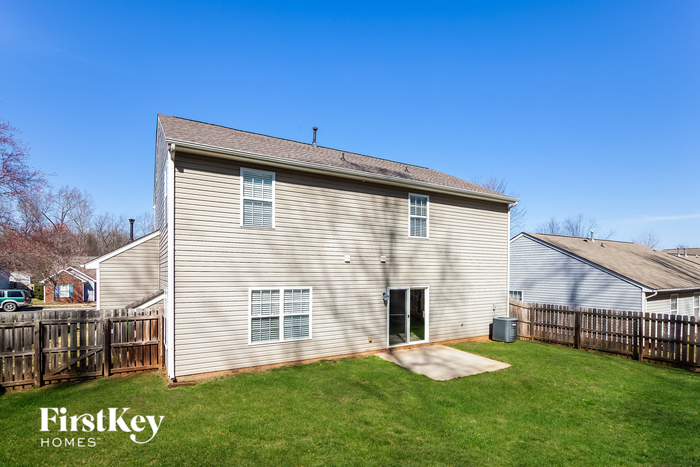 Building Photo - 2024 Pheasant Glen Rd