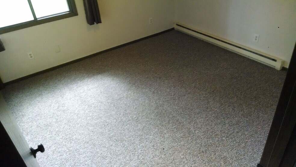 Building Photo - 401 N East St