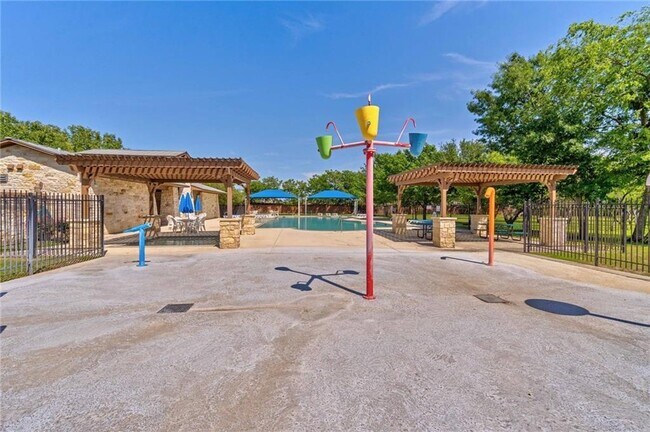 Building Photo - 808 Middle Creek Dr